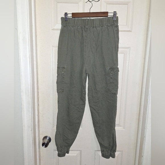 Forever 21 pants elastik at ankles size medium - Picture 4 of 6